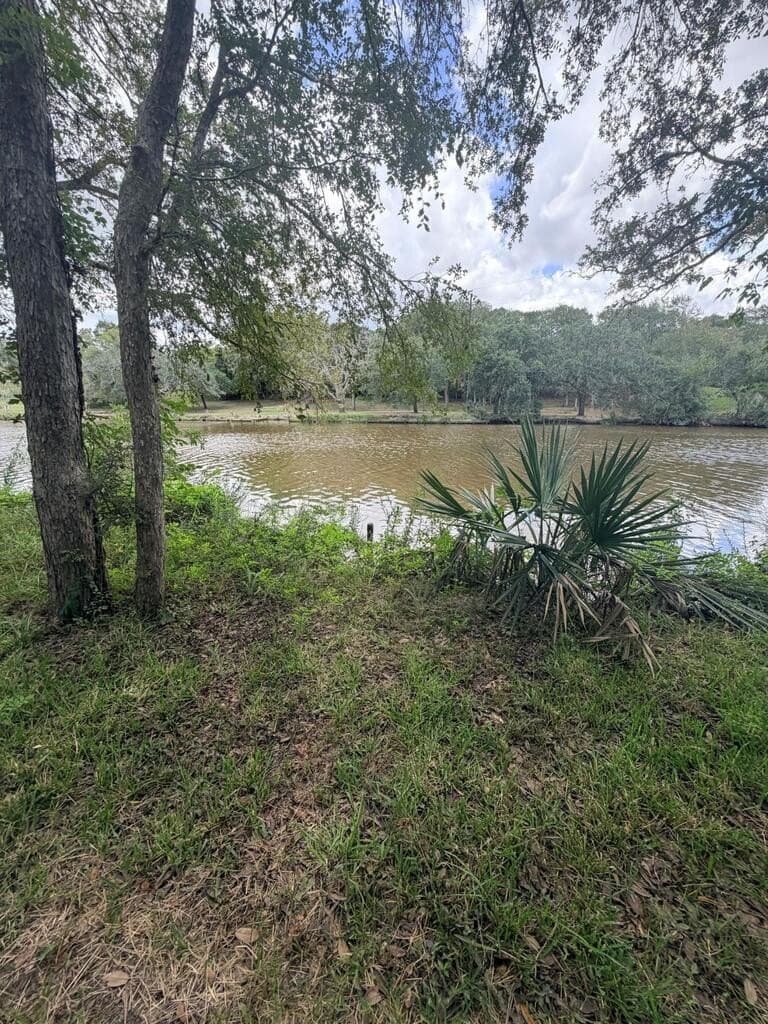 0.39 acres in Palacios Area County - photo 5