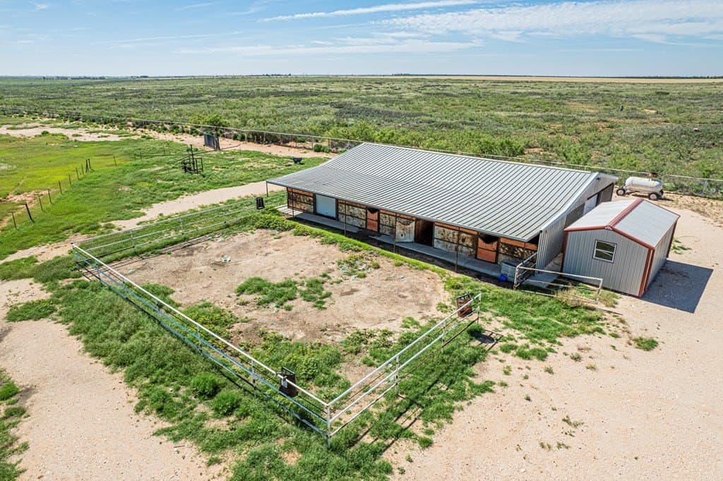 10 acres in Gaines County - photo 42