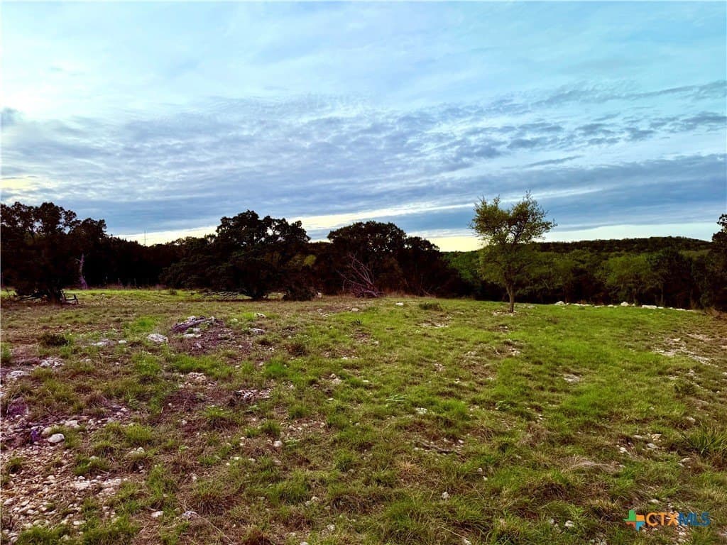 0.85 acres in Comal County - photo 6