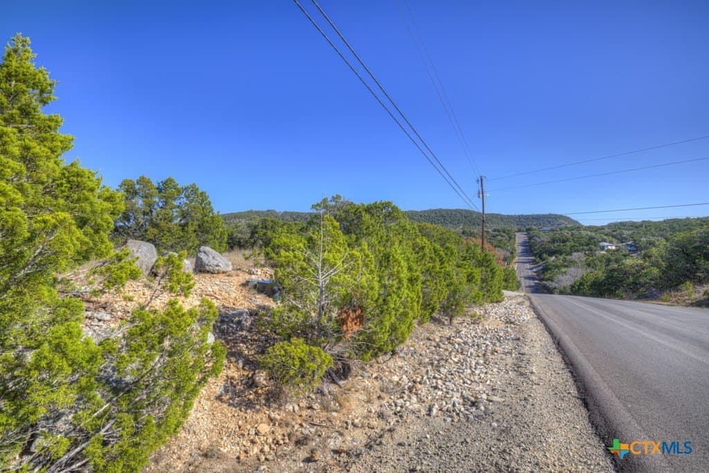 0.85 acres in Comal County - photo 9