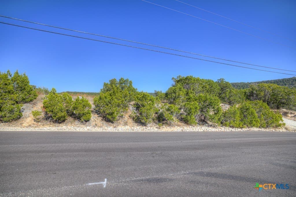 0.85 acres in Comal County - photo 10
