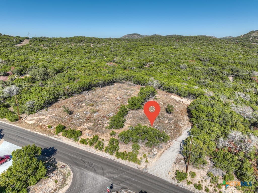 0.85 acres in Comal County gallery image 2