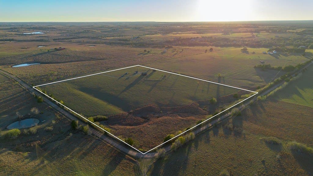 17.96 acres in Fayette County gallery image 4