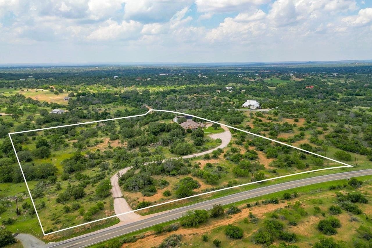 16 acres in Llano County - photo 3