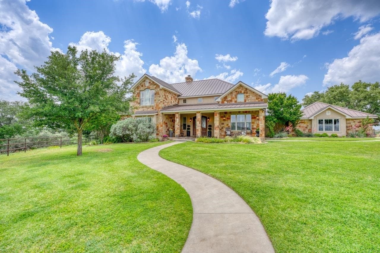 16 acres in Llano County