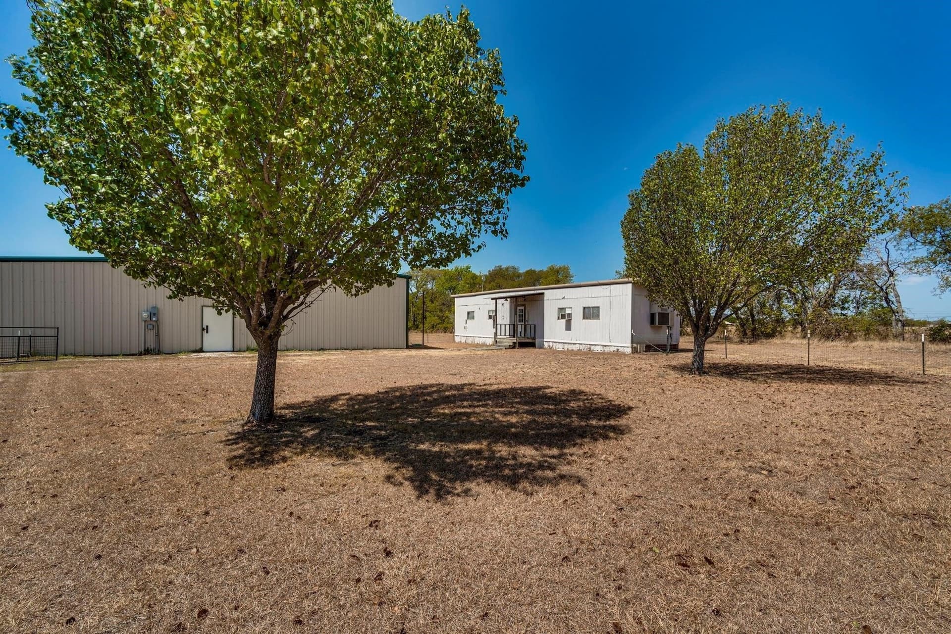 42.76 acres in Ellis County - photo 10