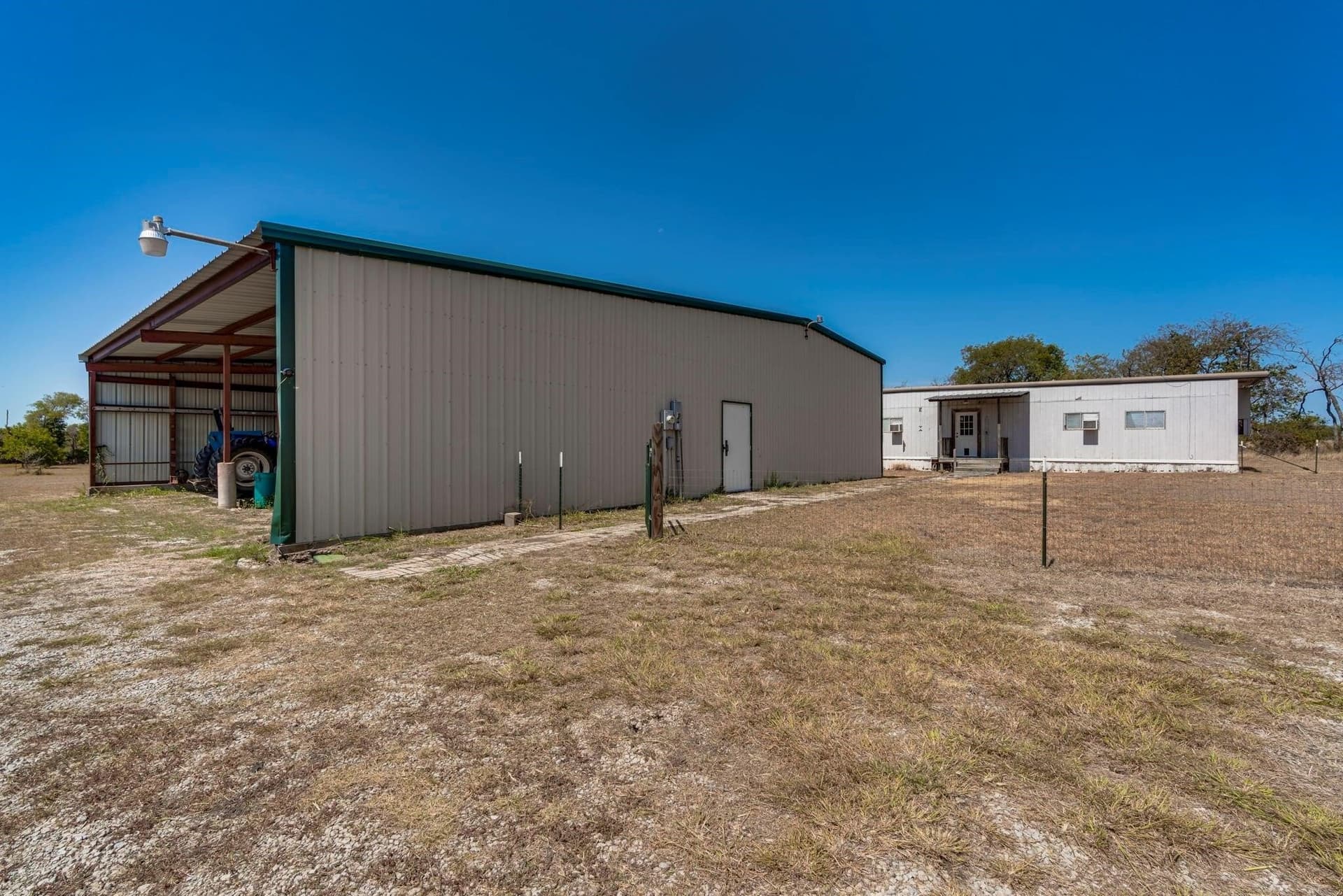 42.76 acres in Ellis County - photo 6