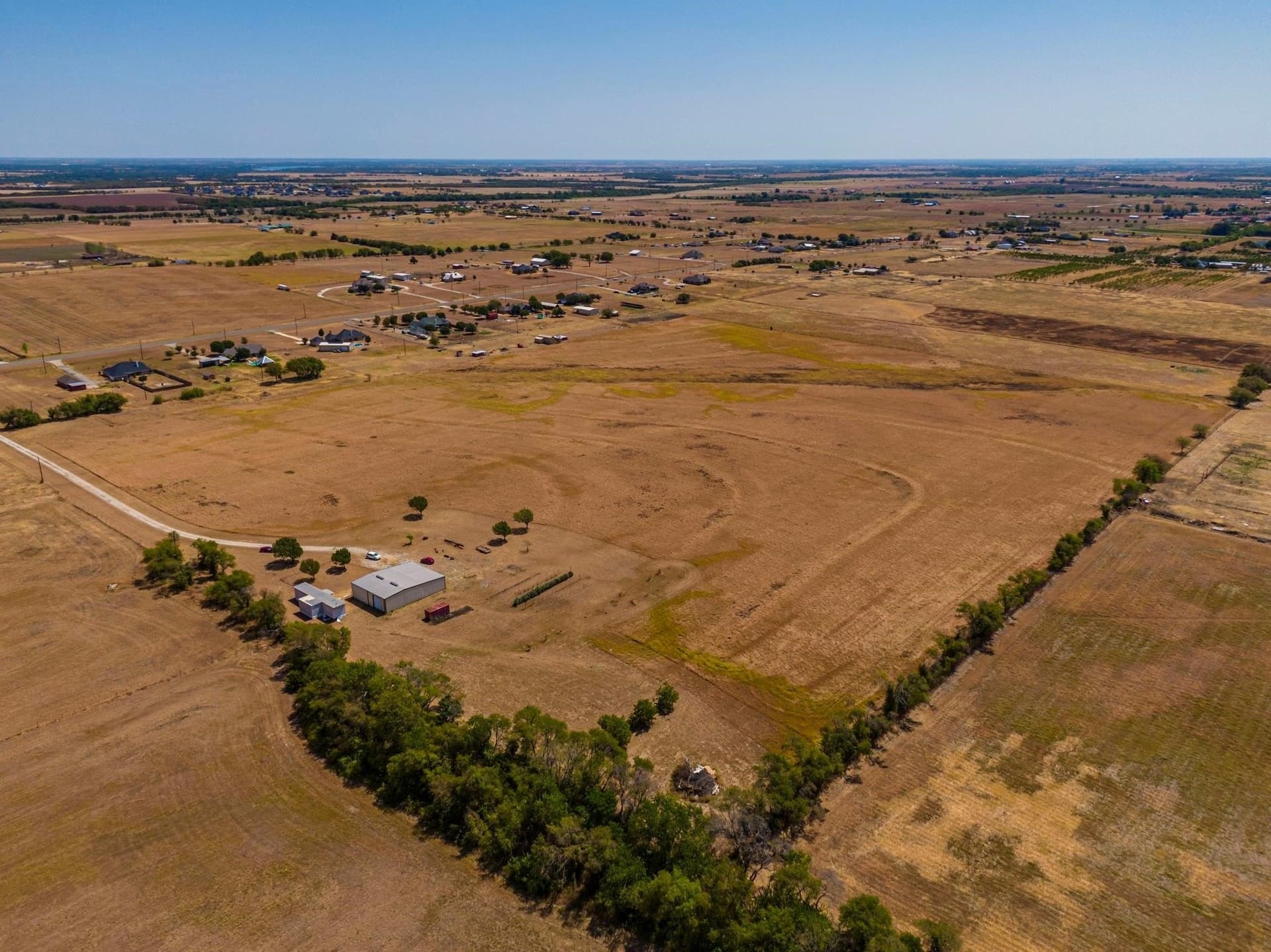 42.76 acres in Ellis County