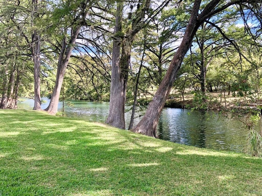 2.53 acres in Kerr County gallery image 2