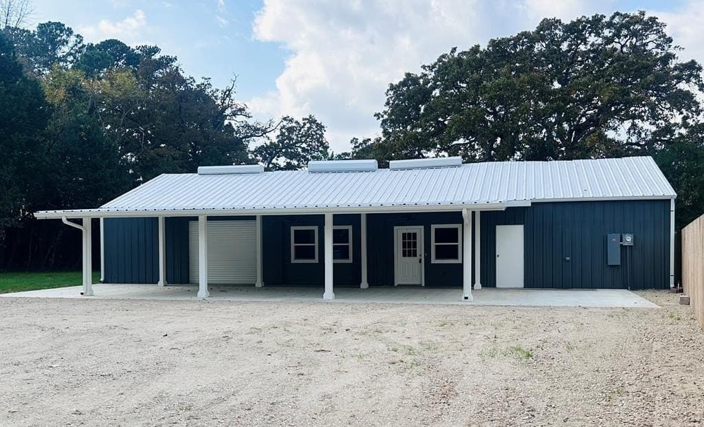 5.59 acres in Henderson County