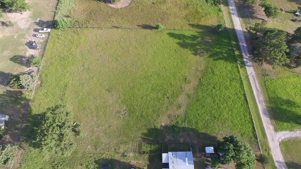 1 acres in Henderson County gallery image 4