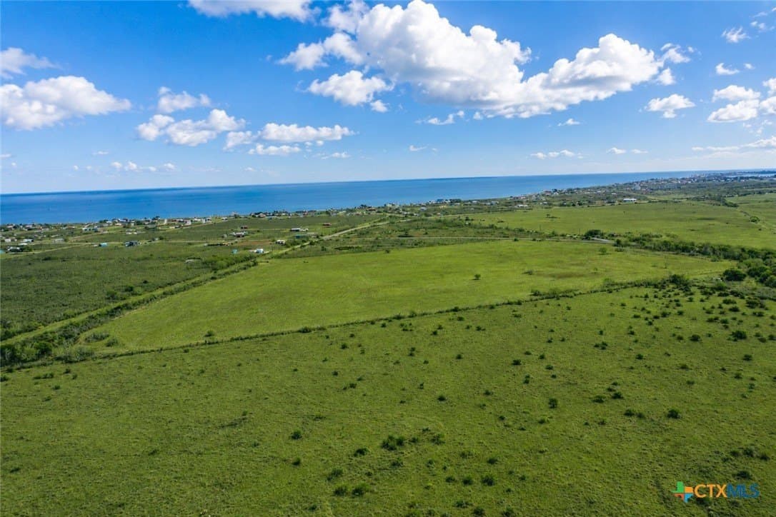 11.95 acres in Calhoun County gallery image 2