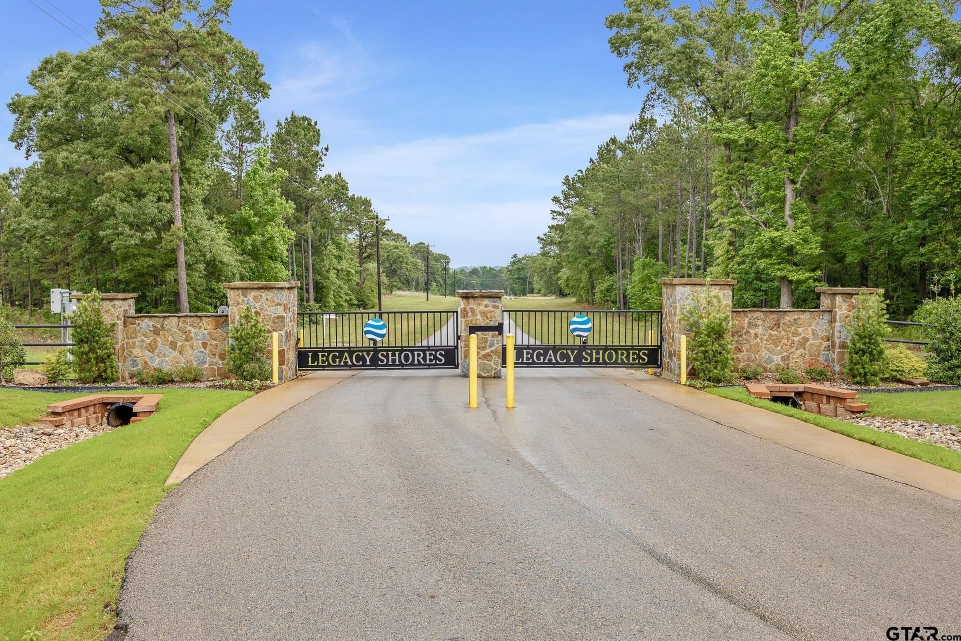 2.62 acres in Henderson County gallery image 2