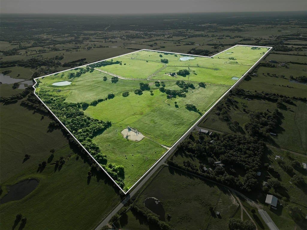 8.2 acres in Fayette County gallery image 3
