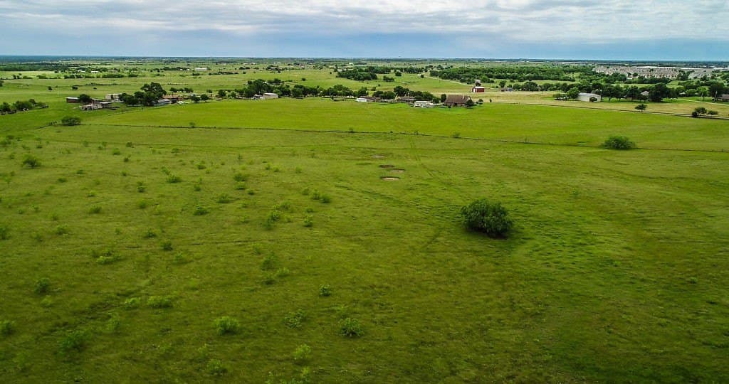 65.53 acres in Ellis County - photo 8
