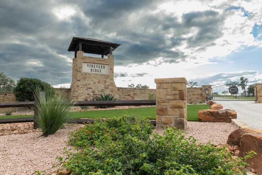 4.09 acres in Gillespie County - photo 2
