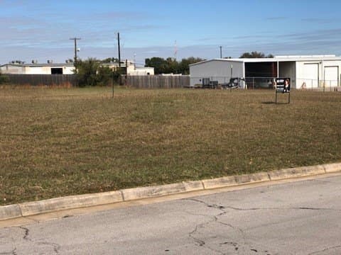 1.06 acres in Tarrant County gallery image 2