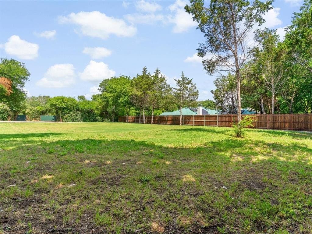 0.33 acres in Dallas County gallery image 4