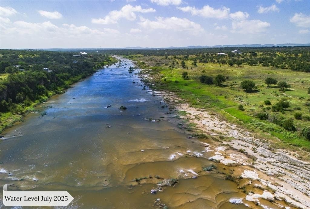 30 acres in Blanco County gallery image 4