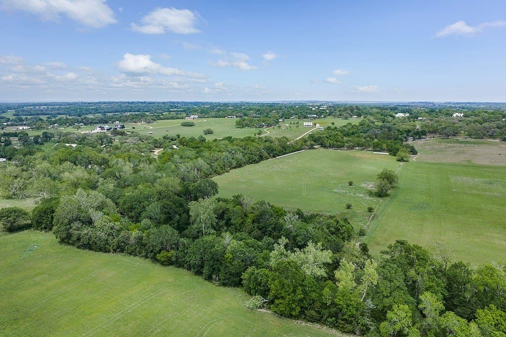 20.56 acres in Fayette County - photo 3