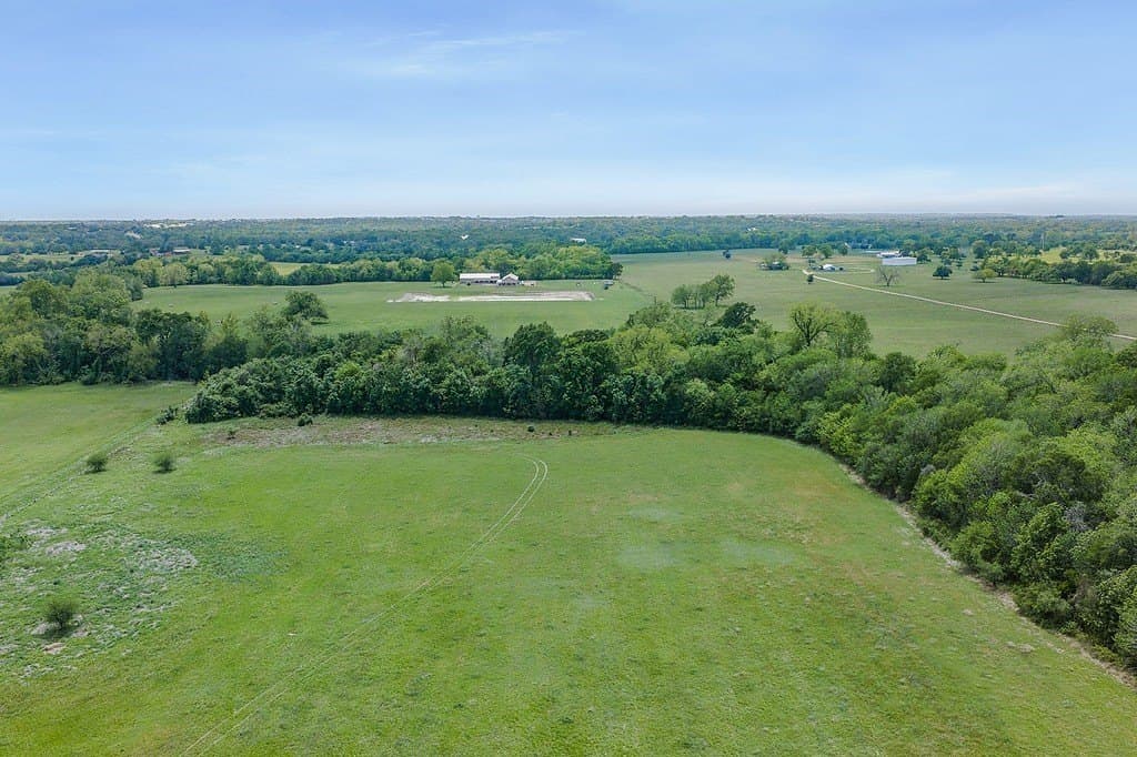 20.56 acres in Fayette County - photo 4