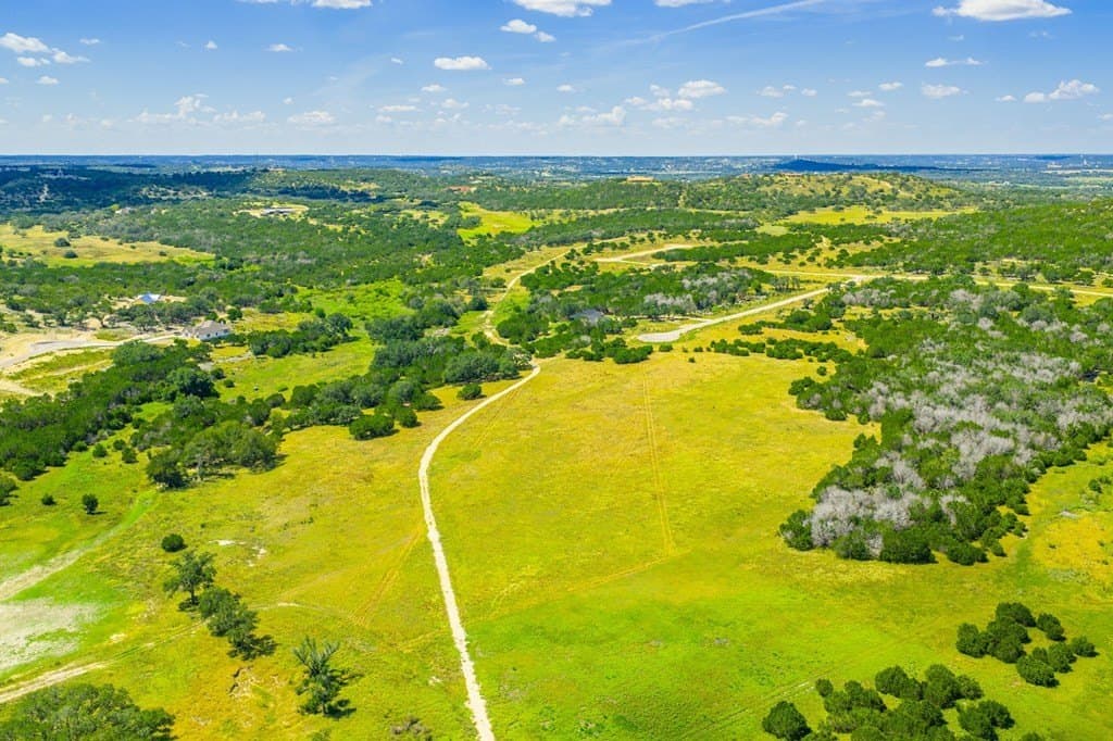 5.27 acres in Kerr County gallery image 3