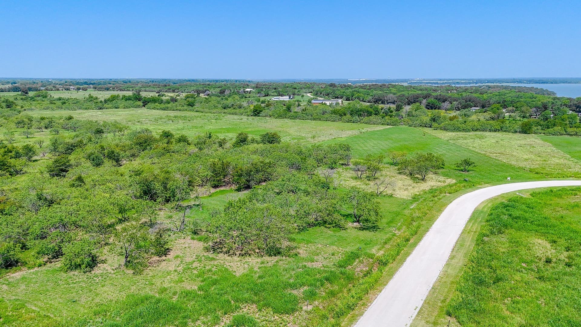 1.05 acres in Navarro County - photo 33