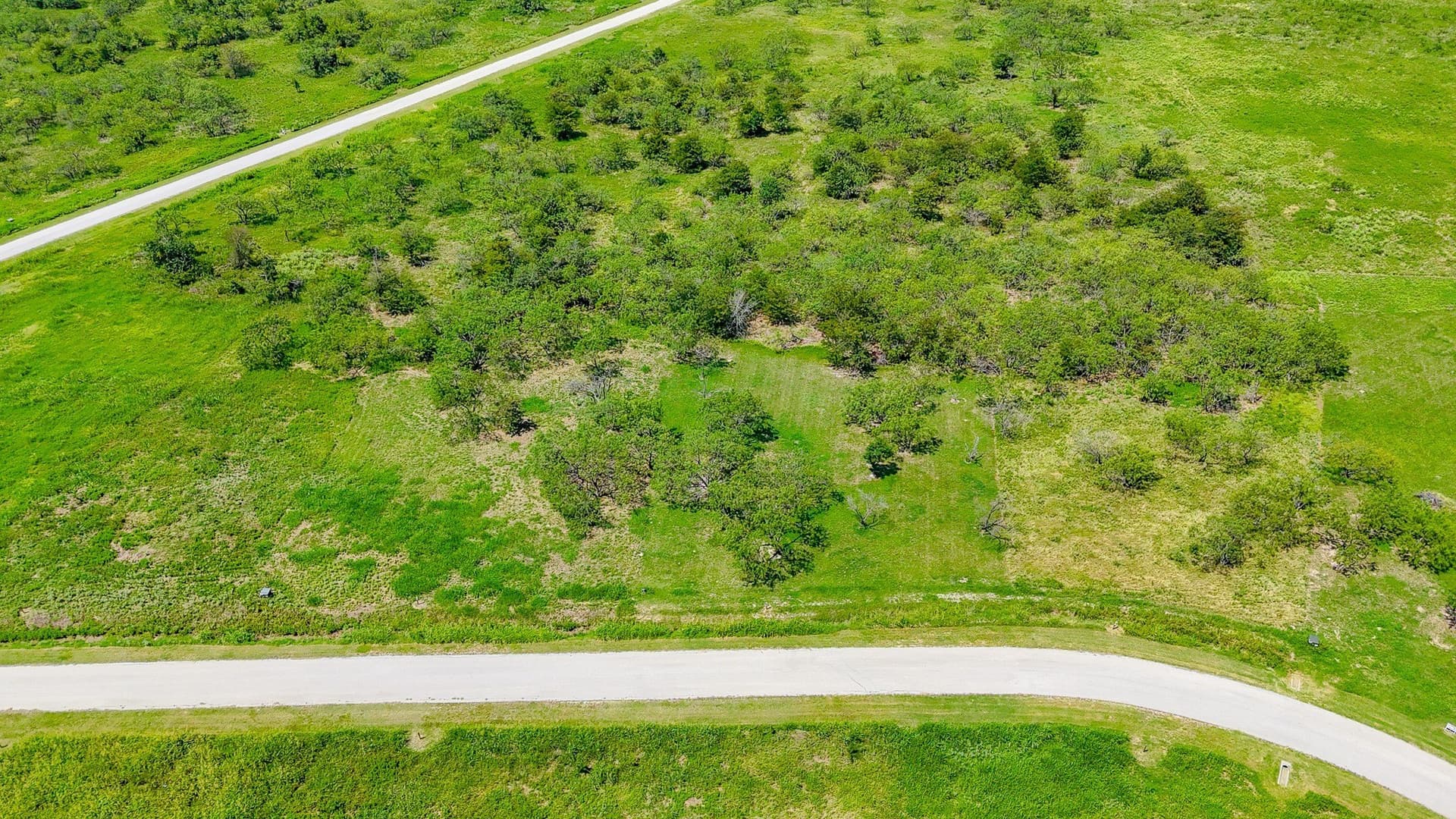 1.05 acres in Navarro County - photo 17