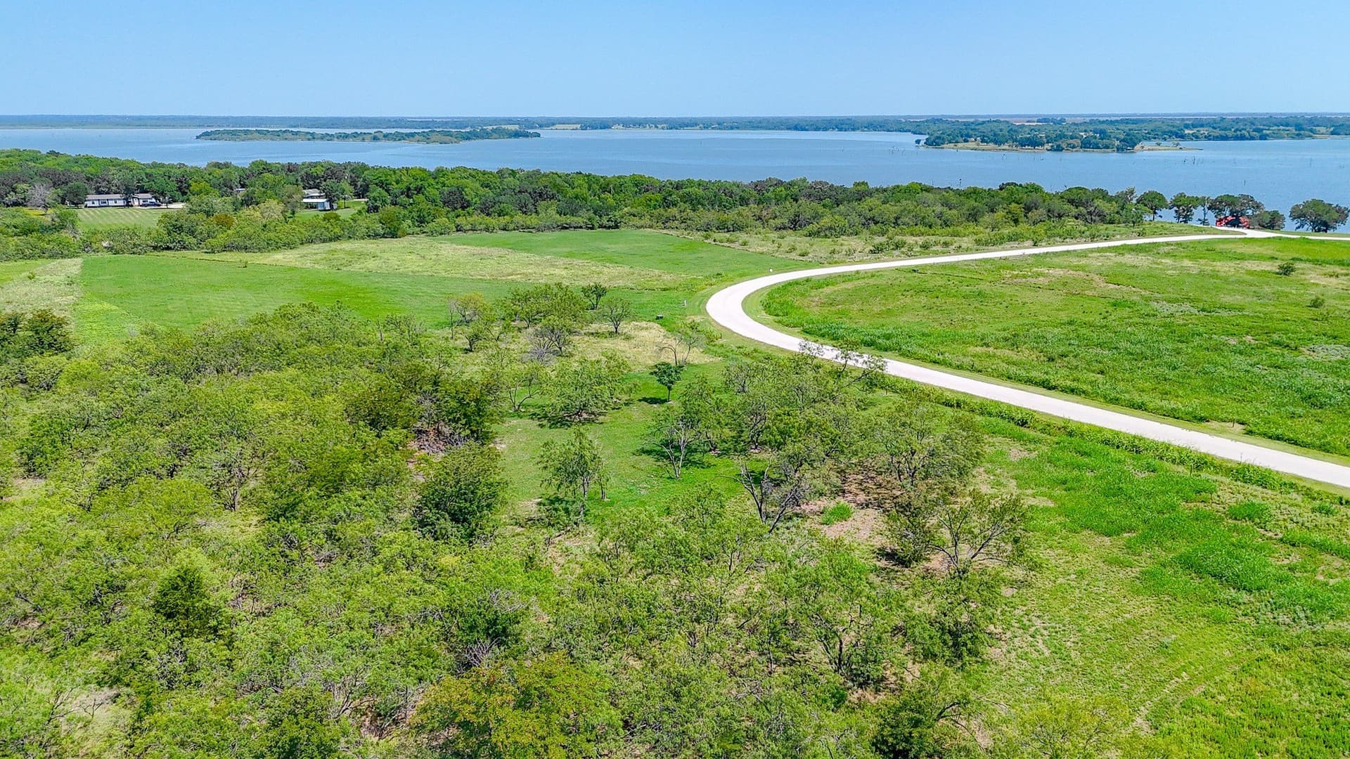 1.05 acres in Navarro County - photo 29