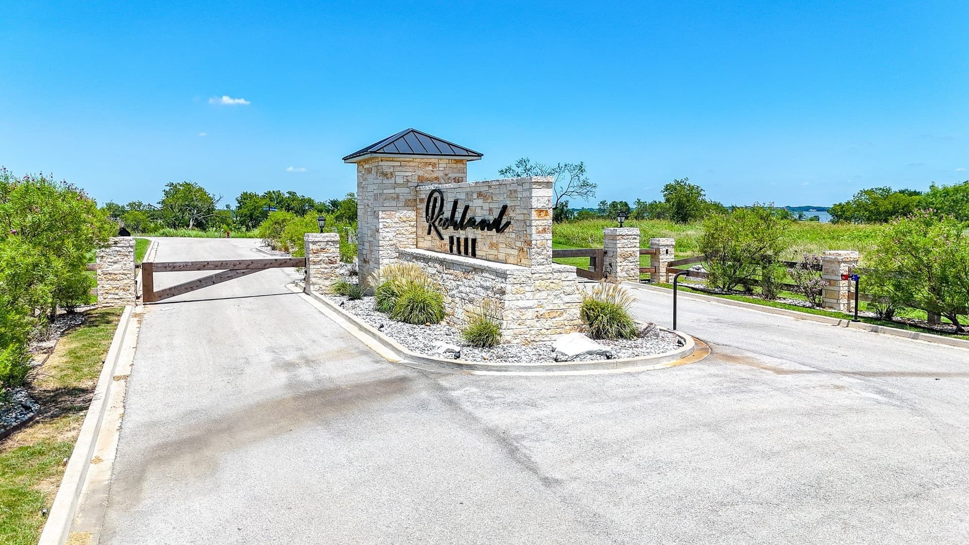 1.05 acres in Navarro County - photo 3
