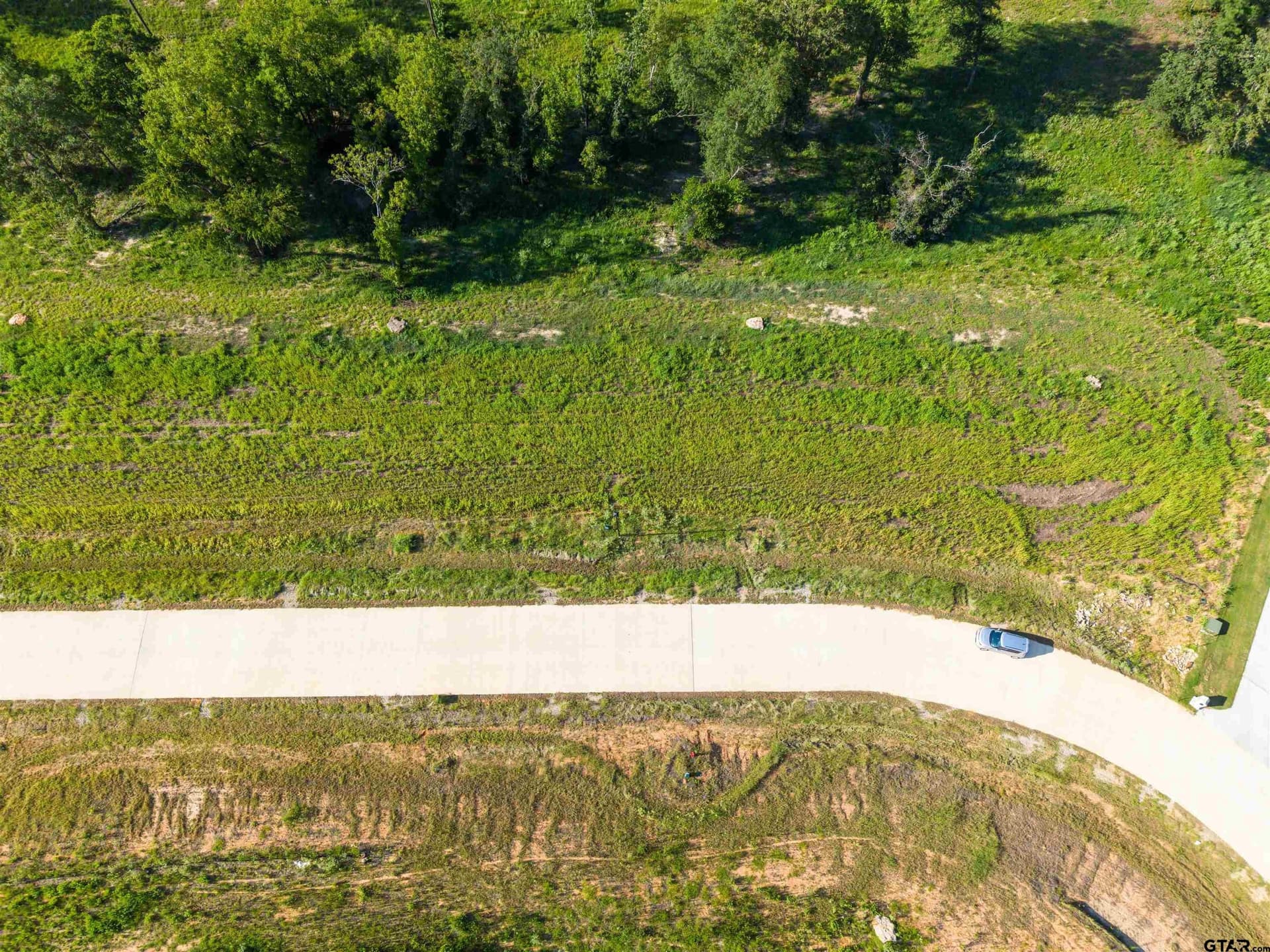 0.5 acres in Smith County - photo 2