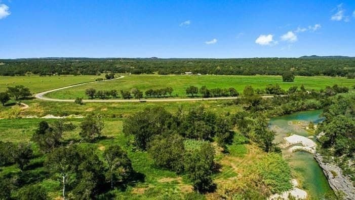 20.5 acres in Blanco County gallery image 4