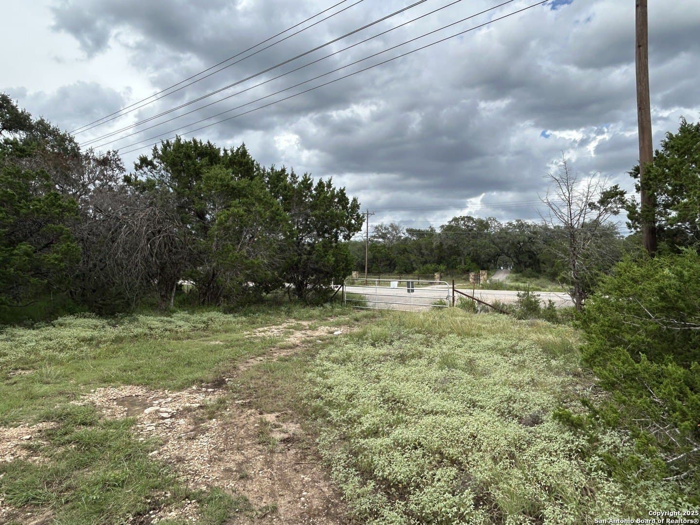 191.91 acres in Comal County - photo 2