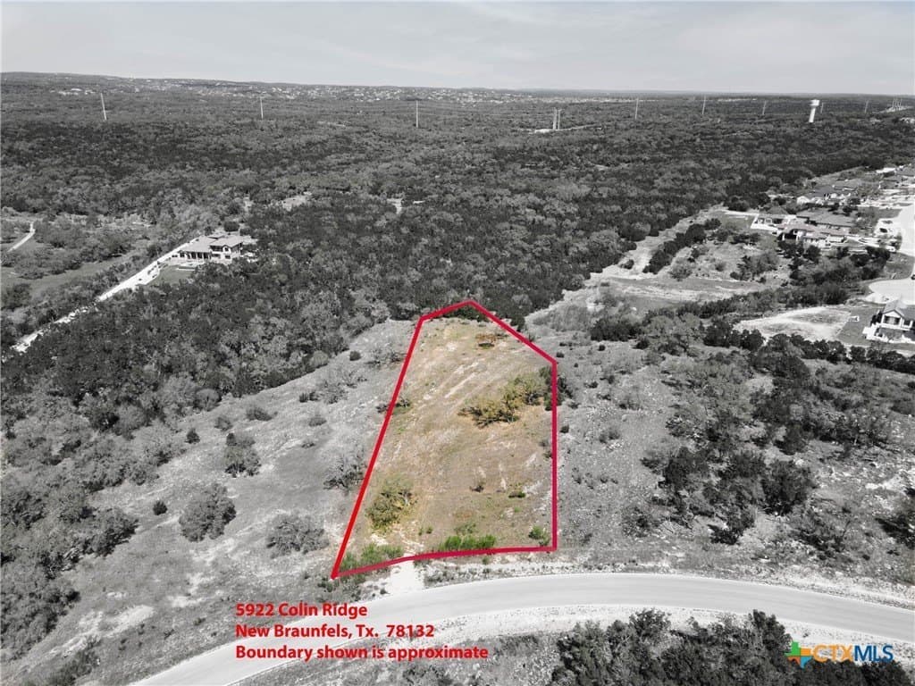 2.4 acres in Comal County gallery image 2