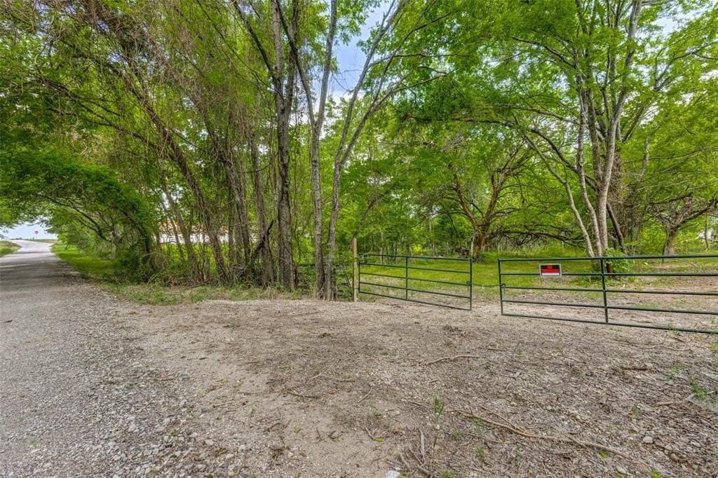 13.3 acres in Hunt County