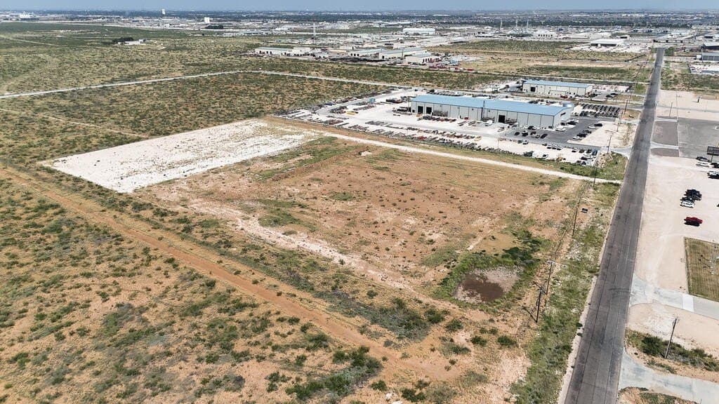 11.27 acres in Midland County