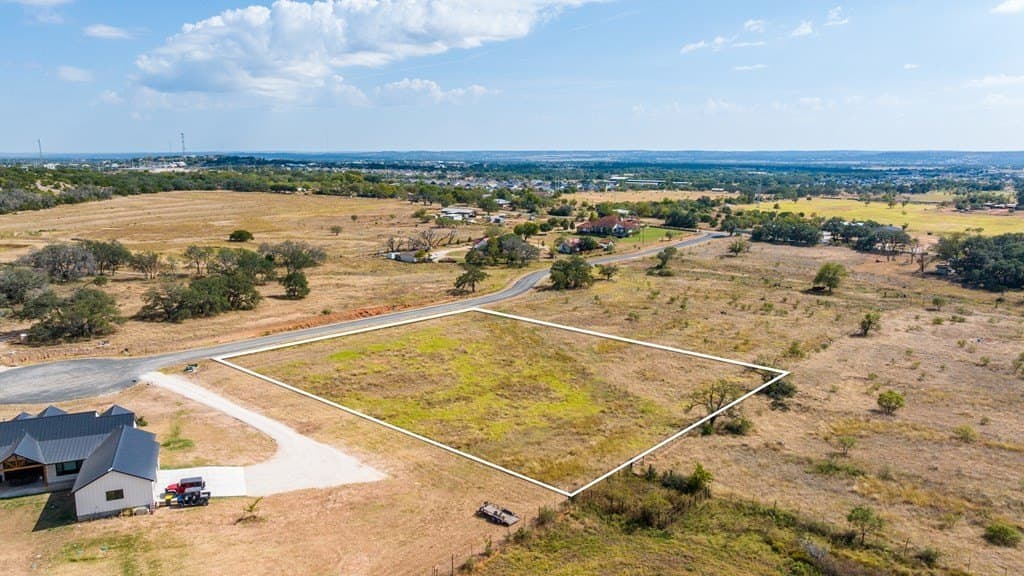 1.93 acres in Gillespie County - photo 4