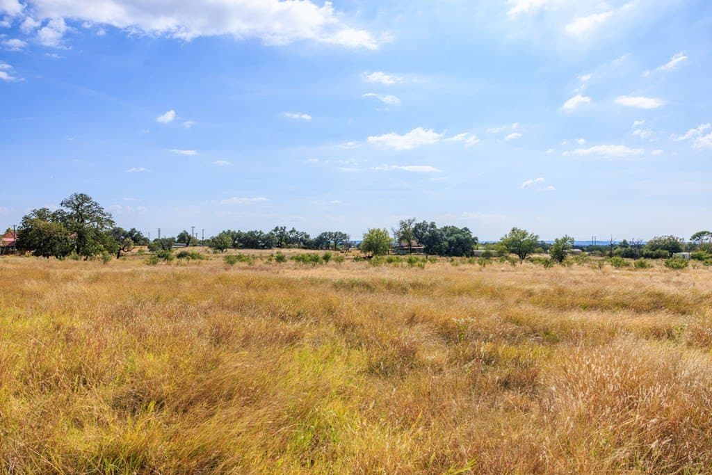 1.93 acres in Gillespie County - photo 2