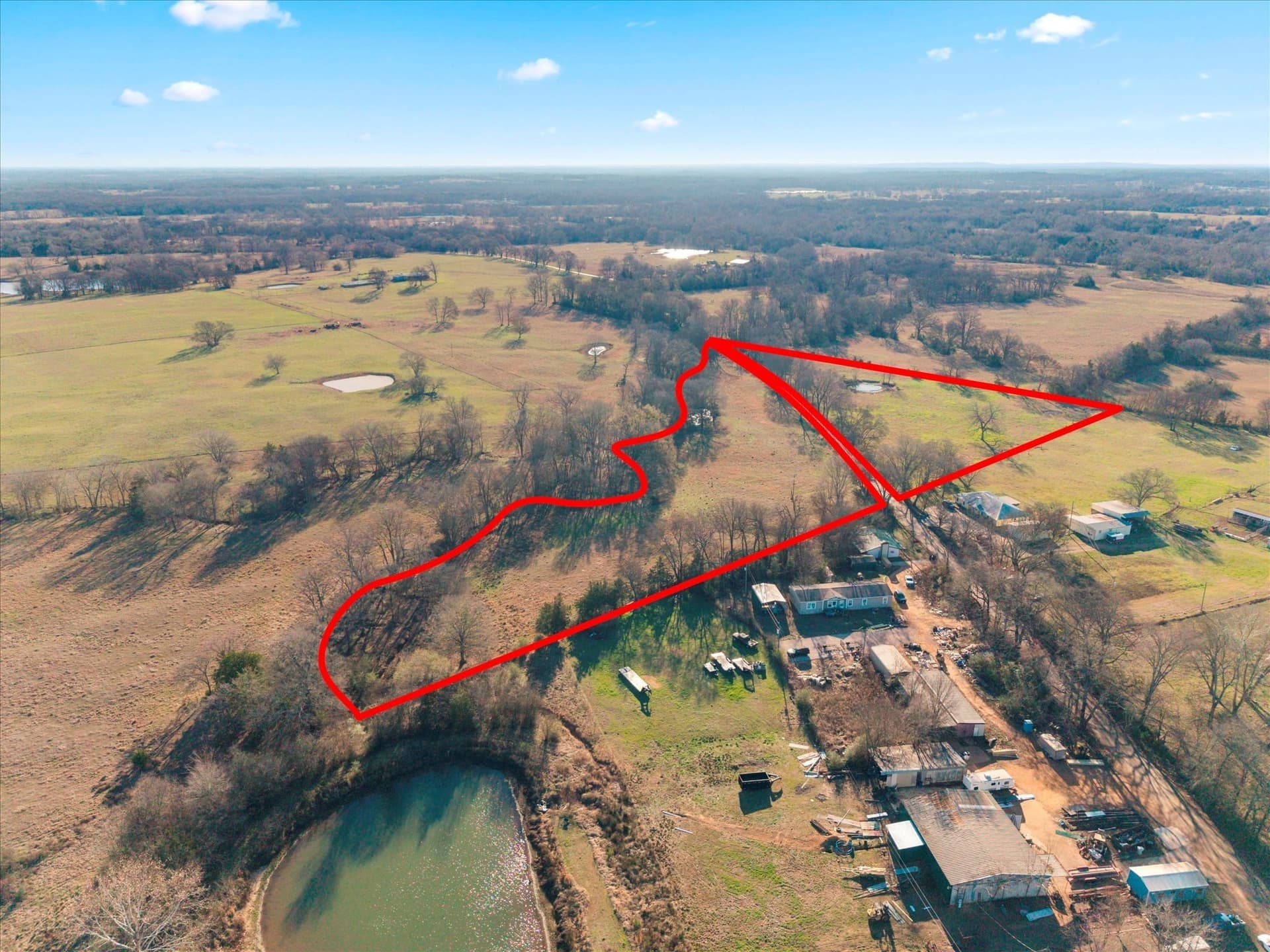 10 acres in Titus County