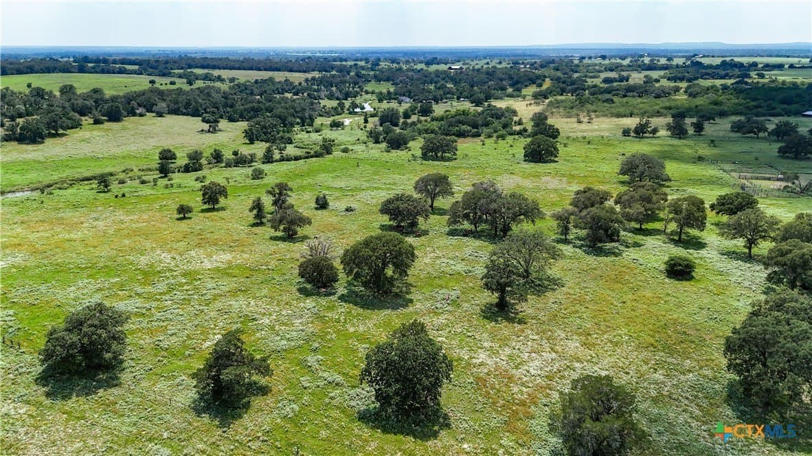 10.01 acres in Gonzales County