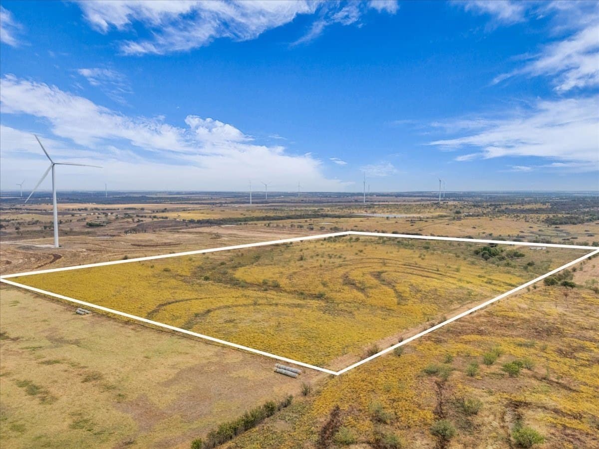 58.67 acres in Hill County - photo 6