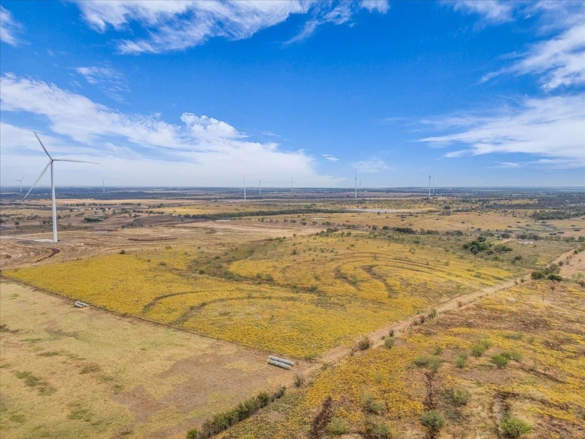 58.67 acres in Hill County - photo 7