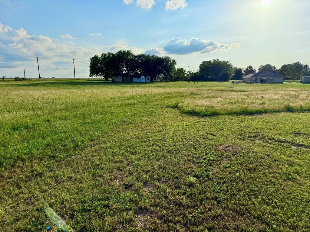 0.27 acres in Henderson County gallery image 3