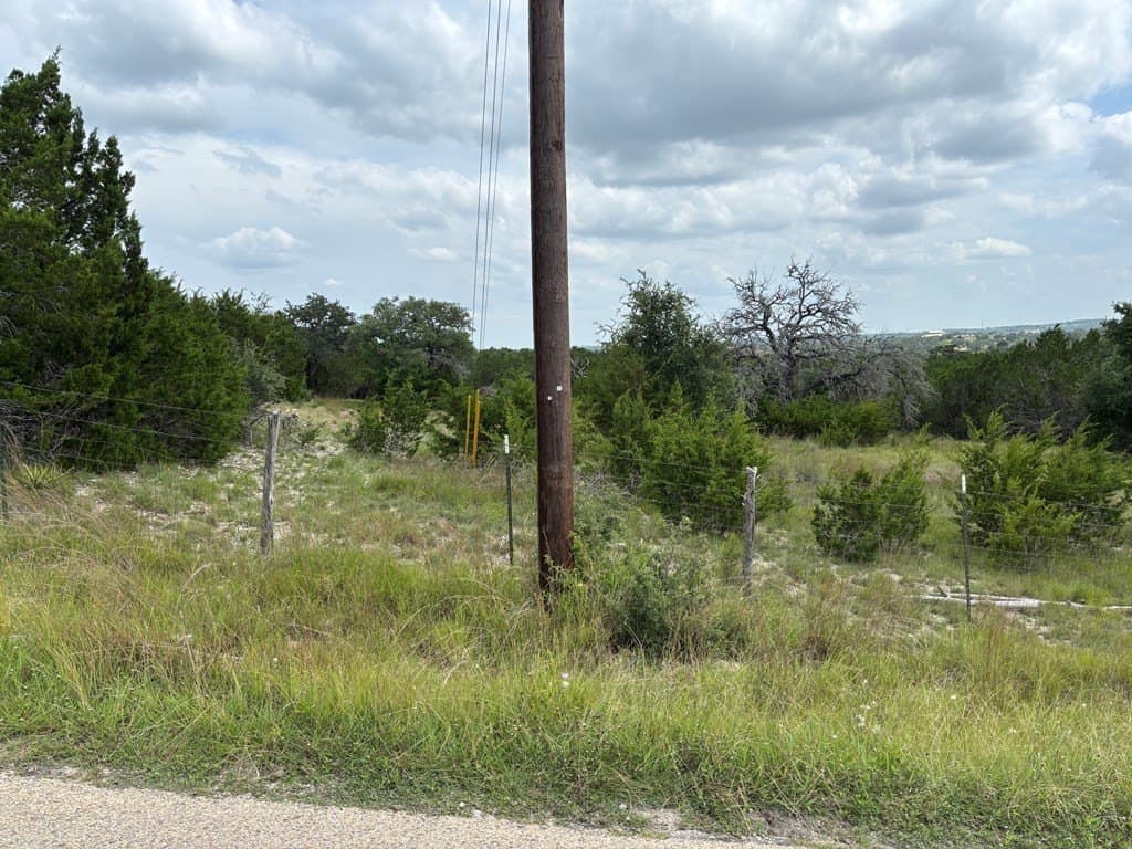 5.73 acres in Kerr County - photo 8