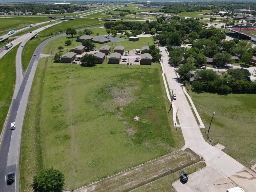 2.28 acres in Ellis County gallery image 4