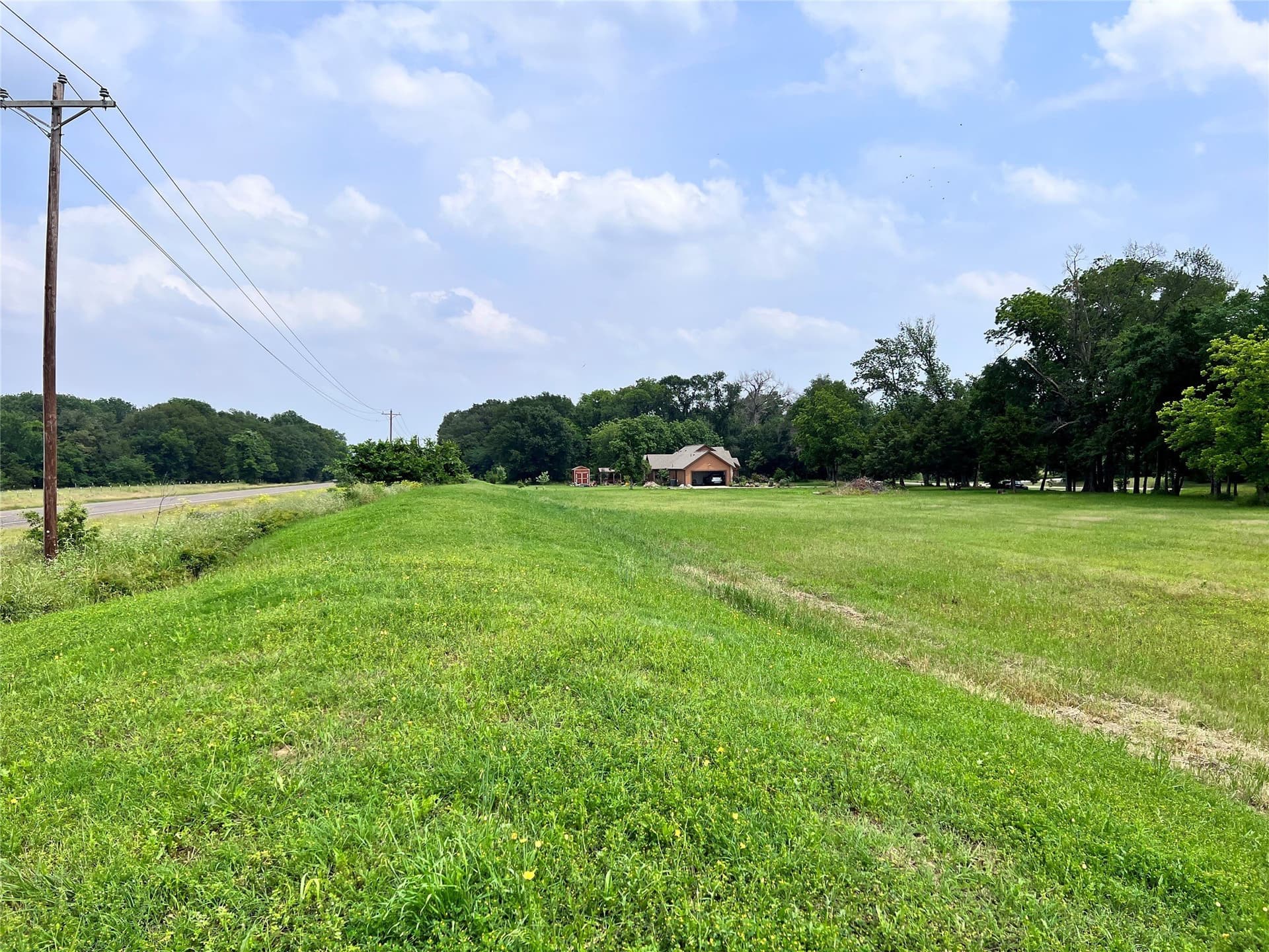 1.03 acres in Navarro County - photo 30