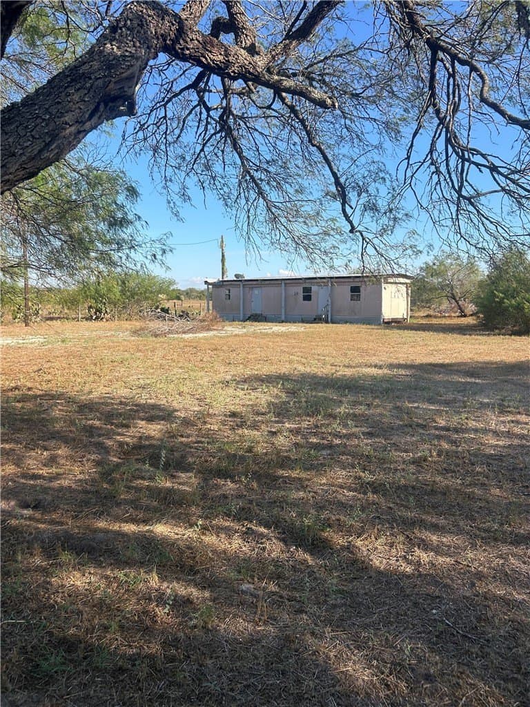 1.01 acres in Kleberg County - photo 4