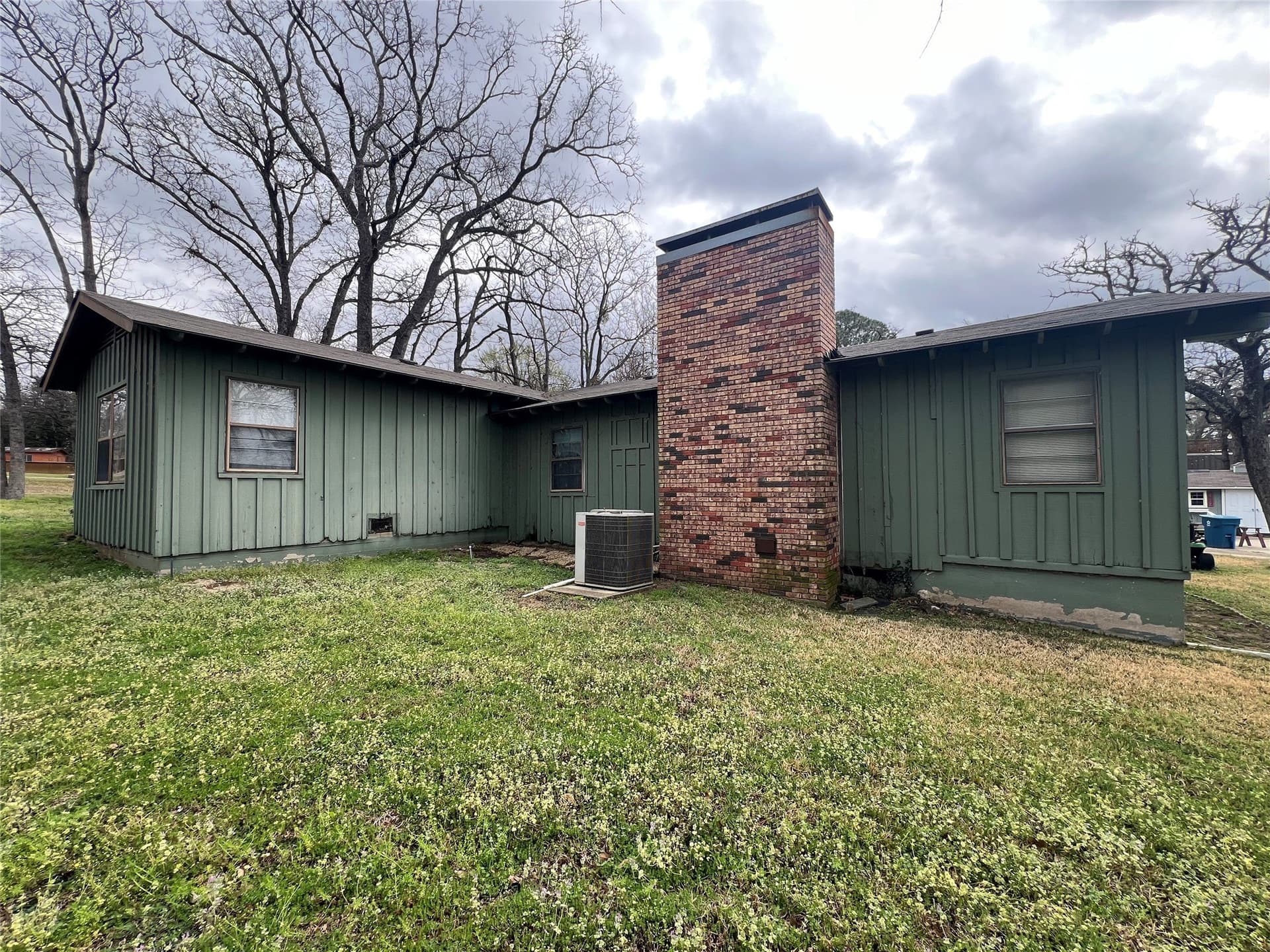 0.47 acres in Henderson County - photo 18