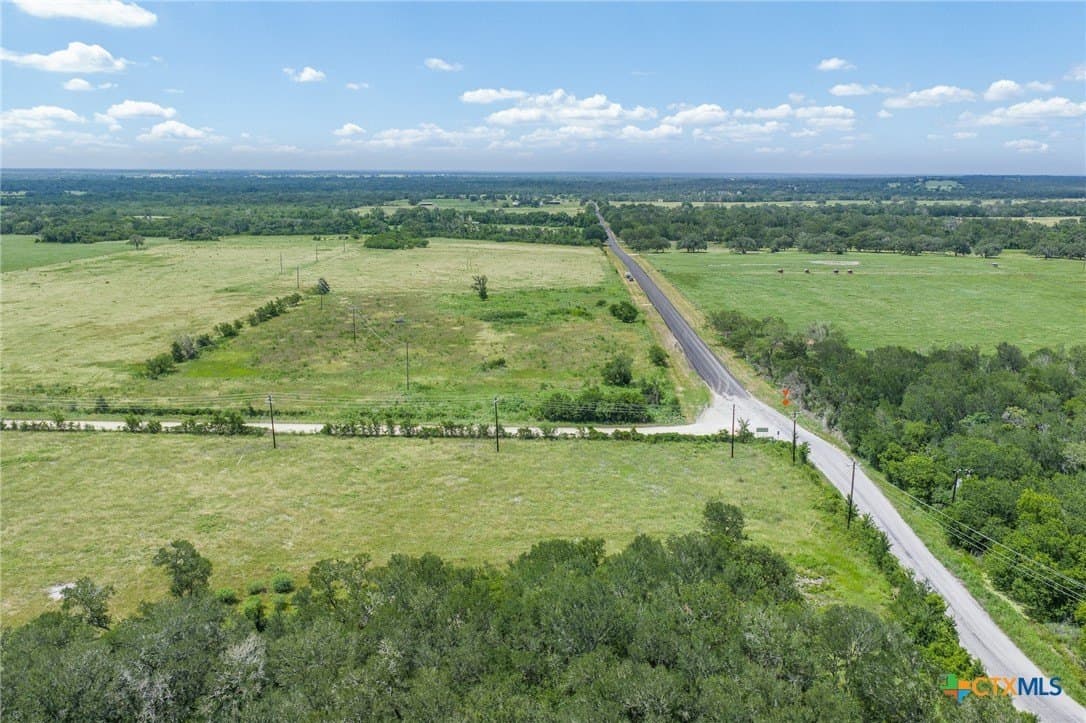 1.94 acres in Gonzales County - photo 6