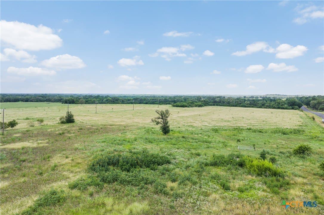 1.94 acres in Gonzales County - photo 8